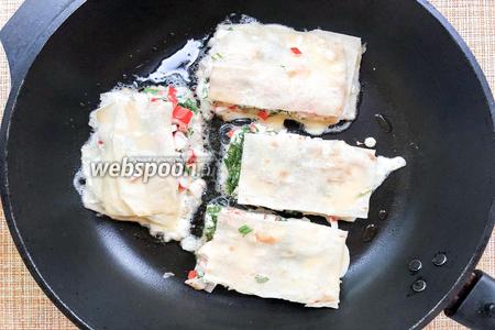 Восточные гренки с крабовыми палочками Восточные гренки с крабовыми палочками