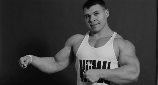 Упражнение &laquo;журавлик&raquo;: как прокачать ягодицы, ноги и равновесие одним движением