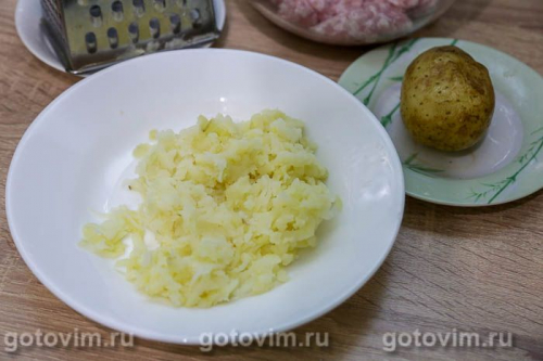 Мясные котлеты с картофелем в микроволновке